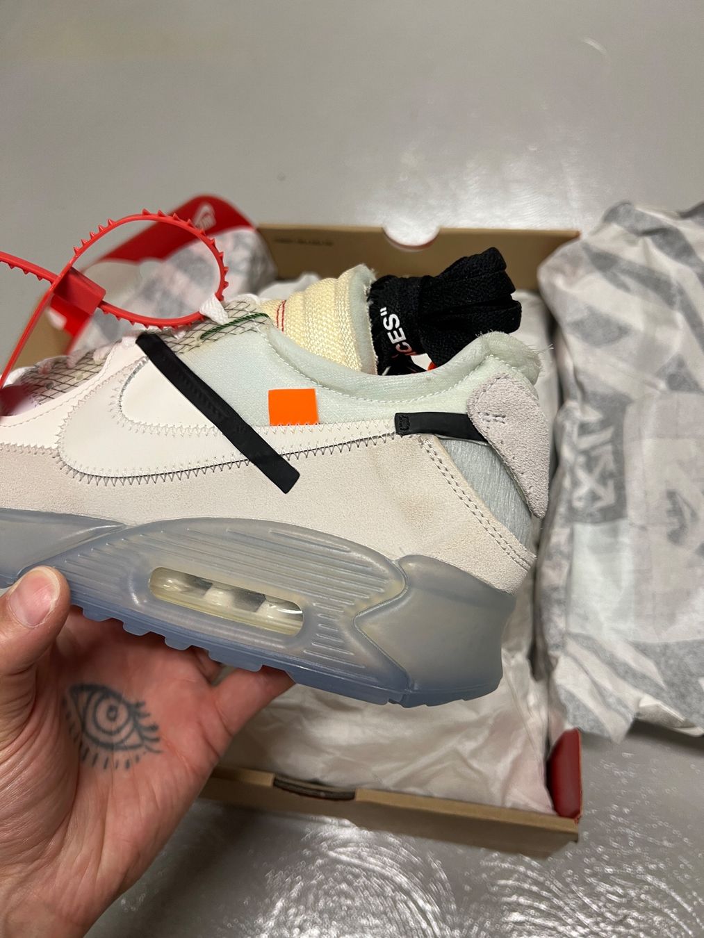Nike Scarpe da uomo: Air Max 90 Off-White - EU 45.5 – Nuovo e nell'imballaggio originale da Bern venduto da ElevenFive 5