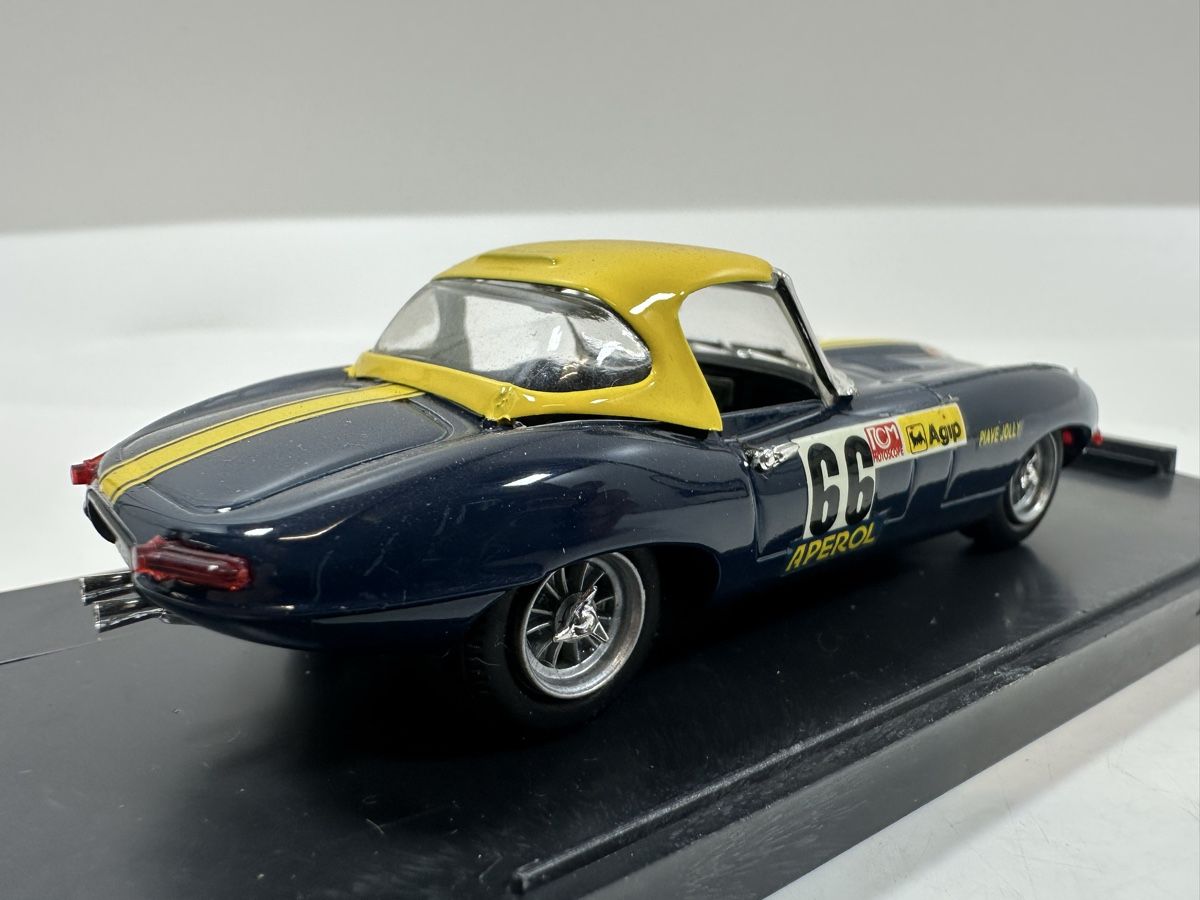 Jaguar Modellini d'auto: 1961 Jaguar E Type 1:43, inkl. Acrylbox, BEST MODEL – Nuovo (secondo la descrizione) da Zofingen venduto da rf9_x2xt 5