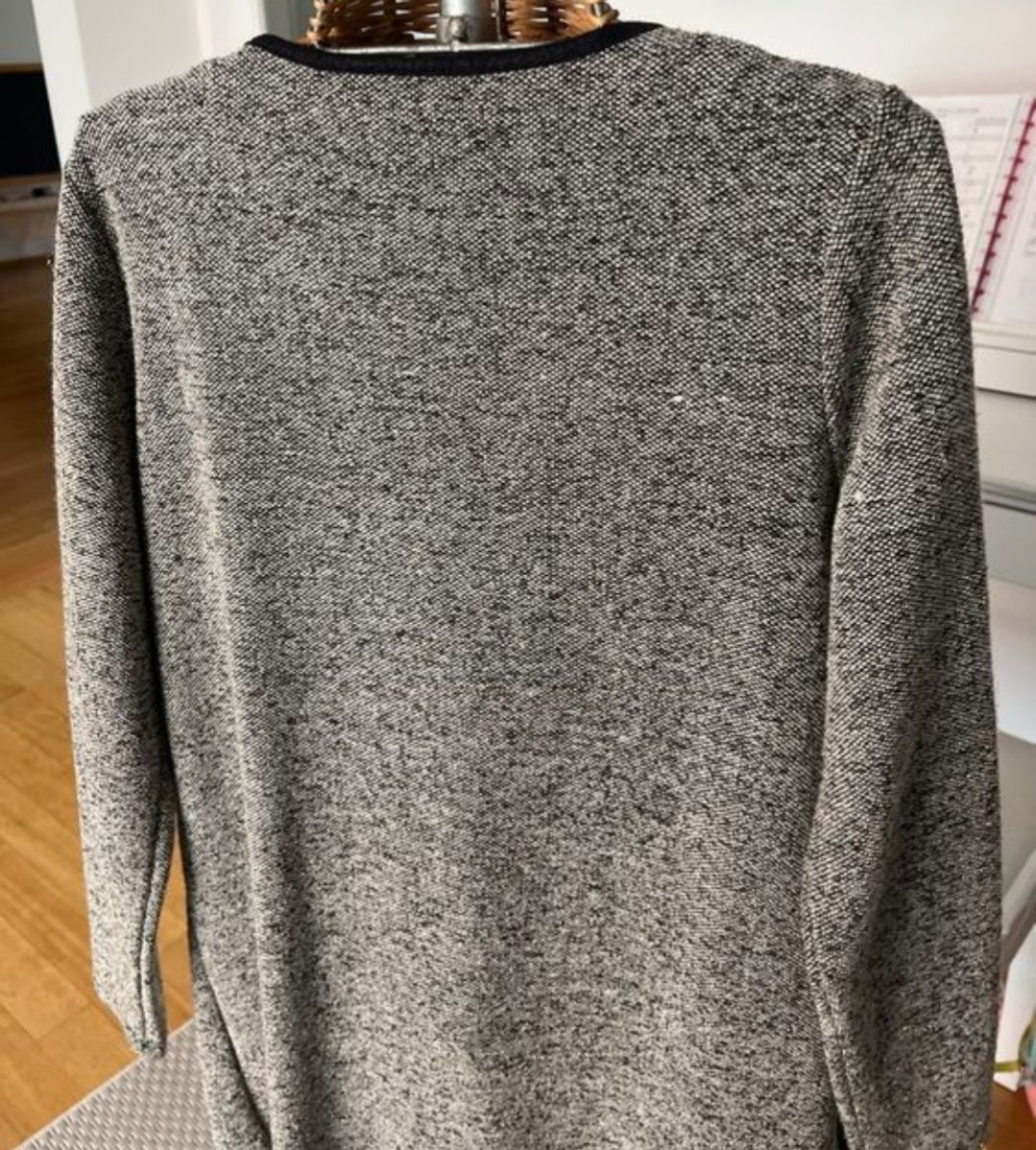 Only Jacken: Elegante Only-Strickjacke mit Goldfäden, Gr. M – Neu (gemäss Beschreibung) aus Sursee von Aniri 3