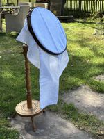 Stickrahmen auf Holzfuss antik gebrauchter Zustand