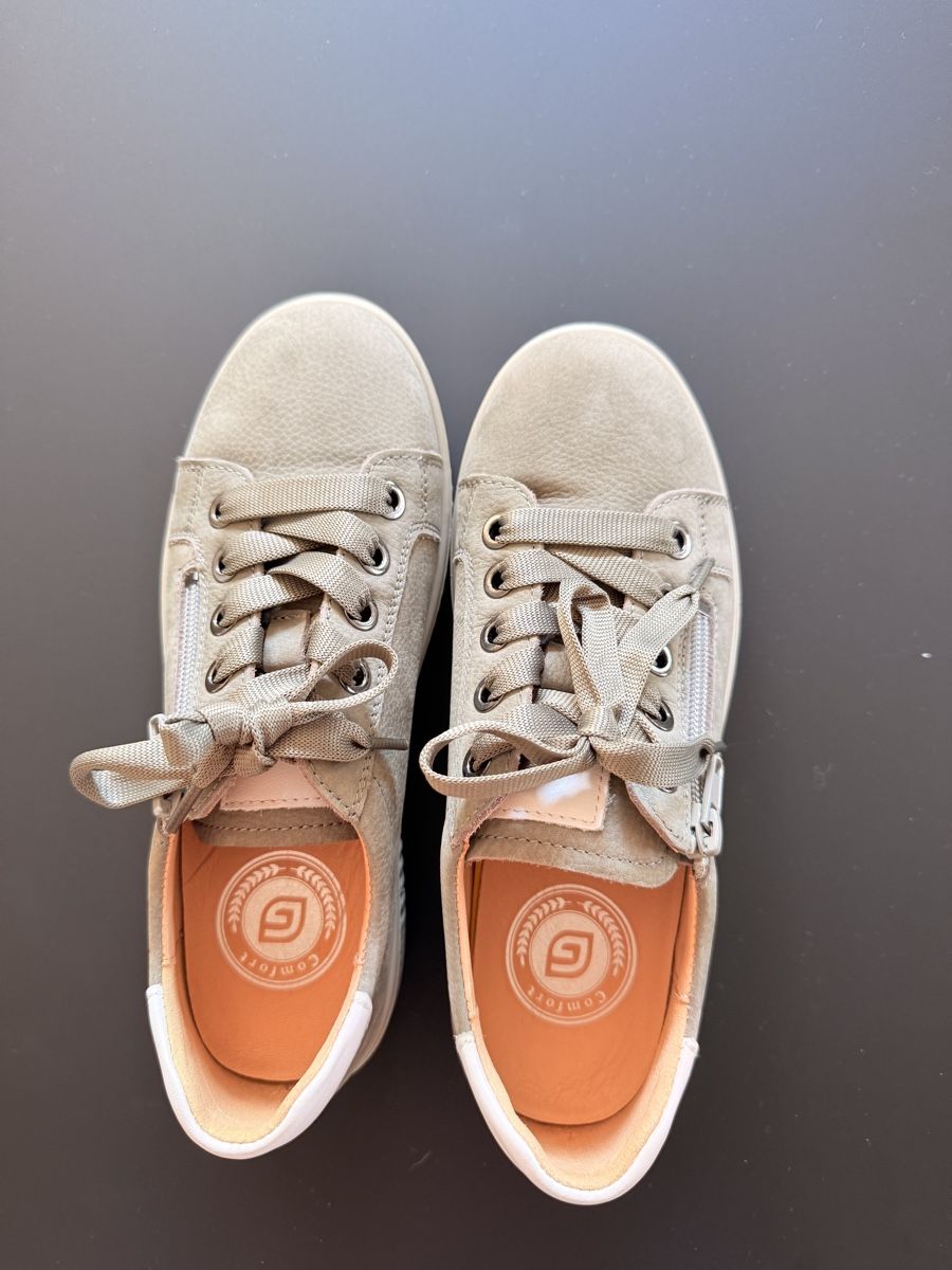 Gabor Chaussures femmes: hellgrauer Gabor-Comfort-Sneaker – Neuf avec emballage d'origine à Zollikon par JeannetteEgger 1