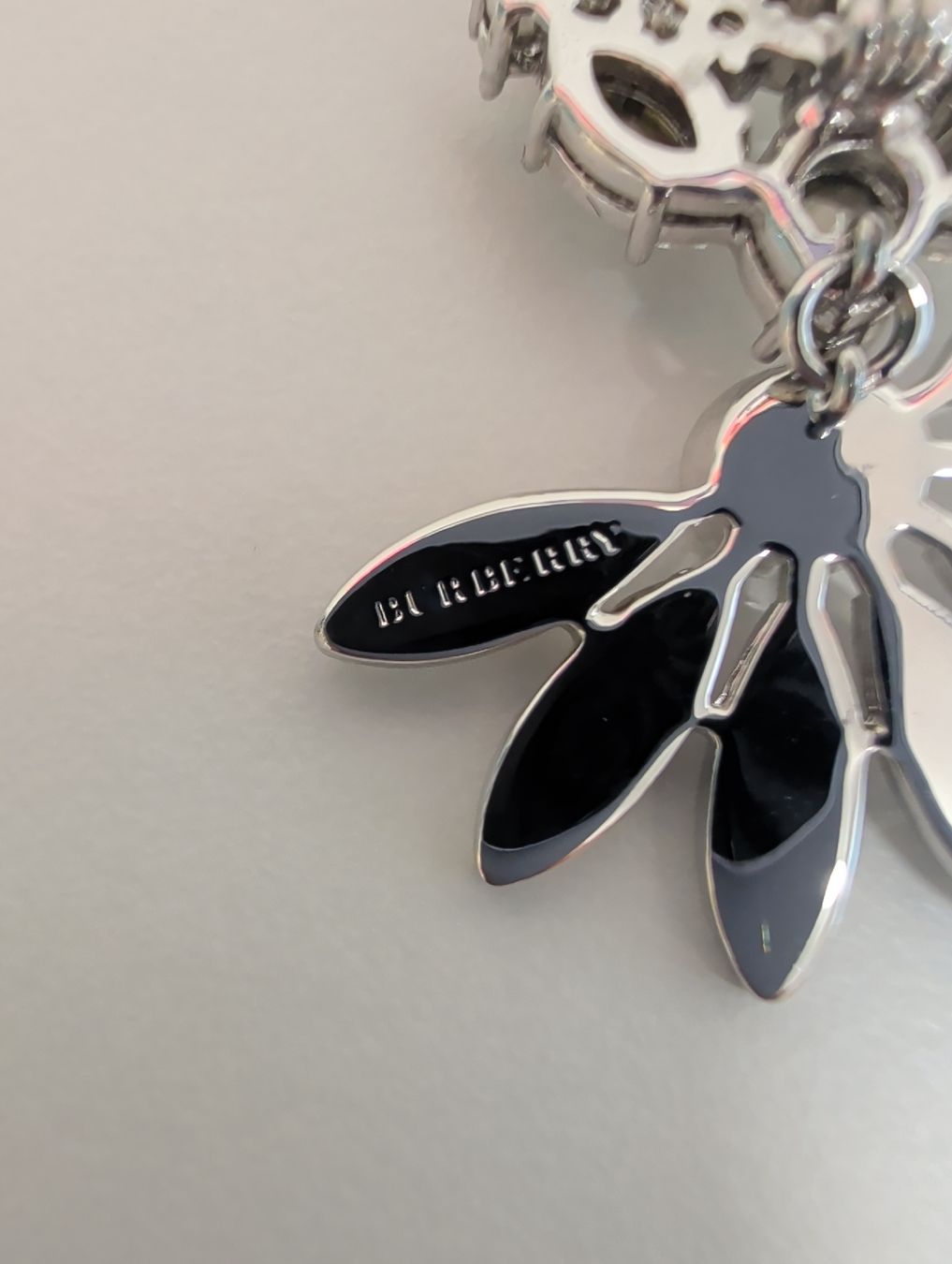 Burberry Spille & Fermagli: Burberry Brosche, 16 cm, ohne Mängel – Nuovo (secondo la descrizione) da Zürich venduto da rom_zh 3