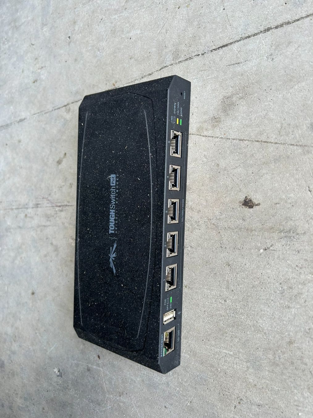 Ubiquiti Hub & Switch: Ubiquiti Toughswitch – Usato da Glis venduto da ict_jwz7