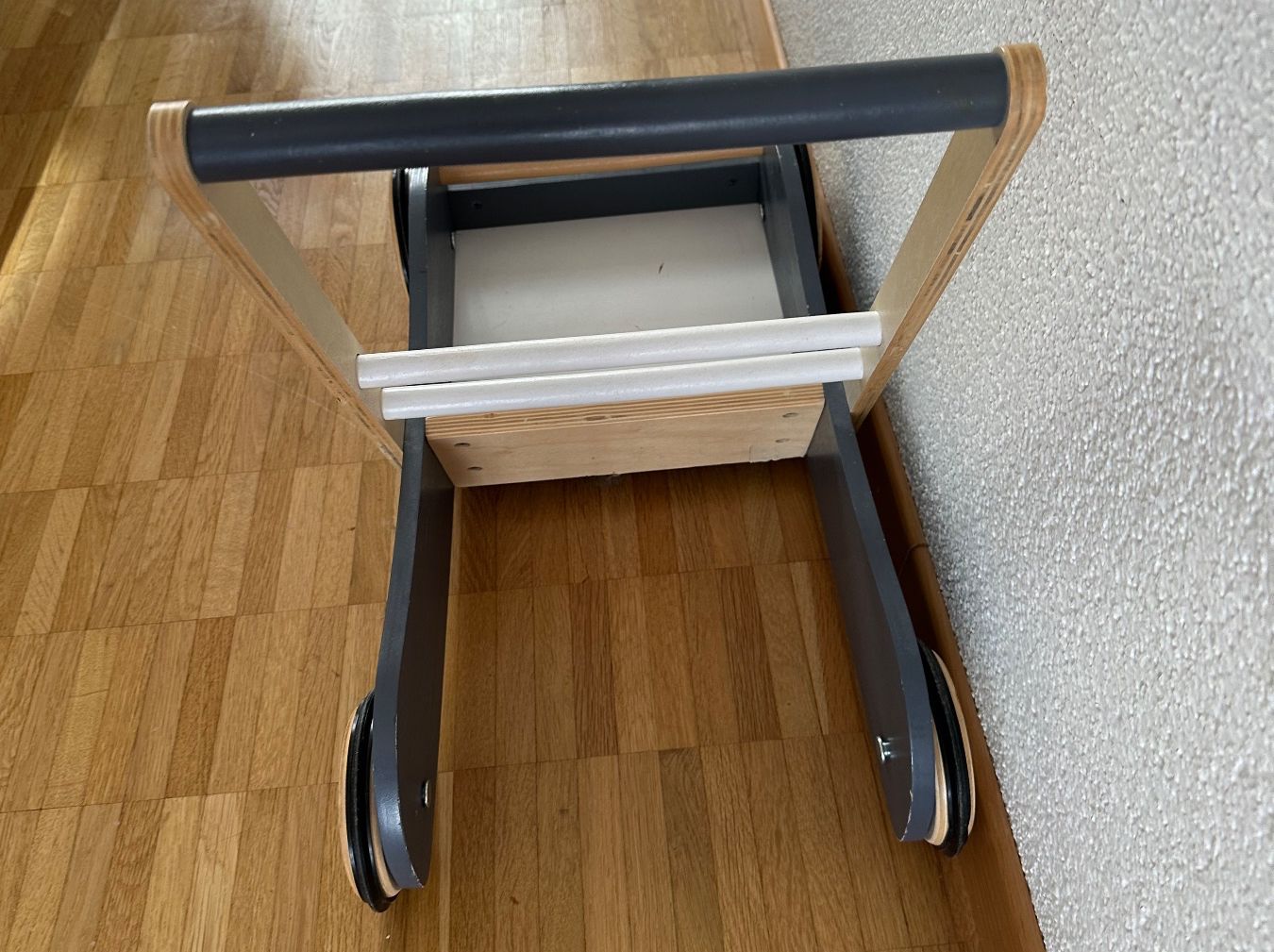 Veicoli per bambini: Rock Star Lauflernwagen aus Holz – Usato da Bern venduto da Ce_li_ne 1