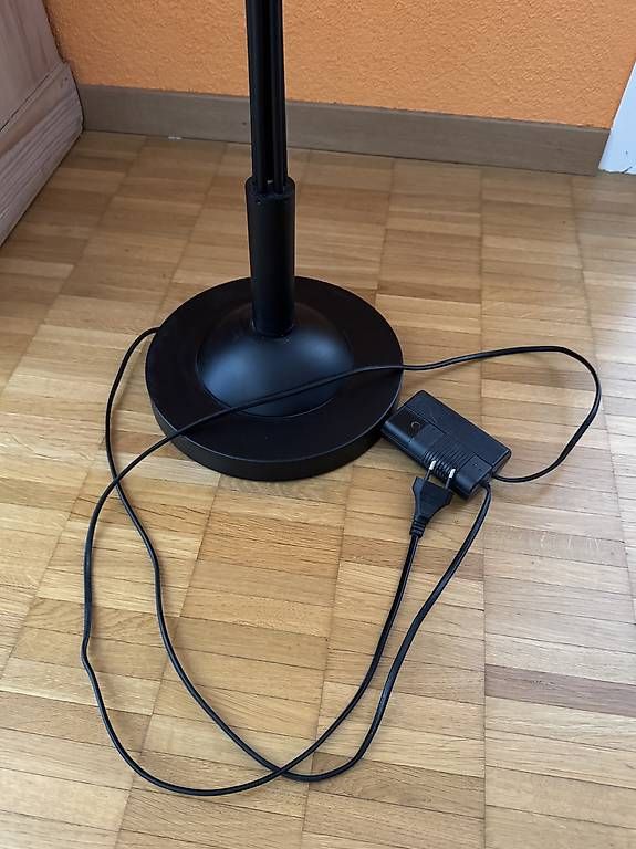 Lampade: Stehlampe mit 5 Lampenschirmen, dimmbar  – Usato da Truttikon venduto da Sarabi72 2