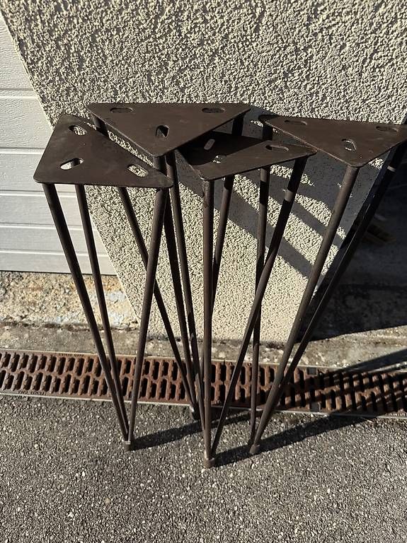 Sonstiges Mobiliar: Pieds en métal  – Gebraucht aus Thônex von julienkraus