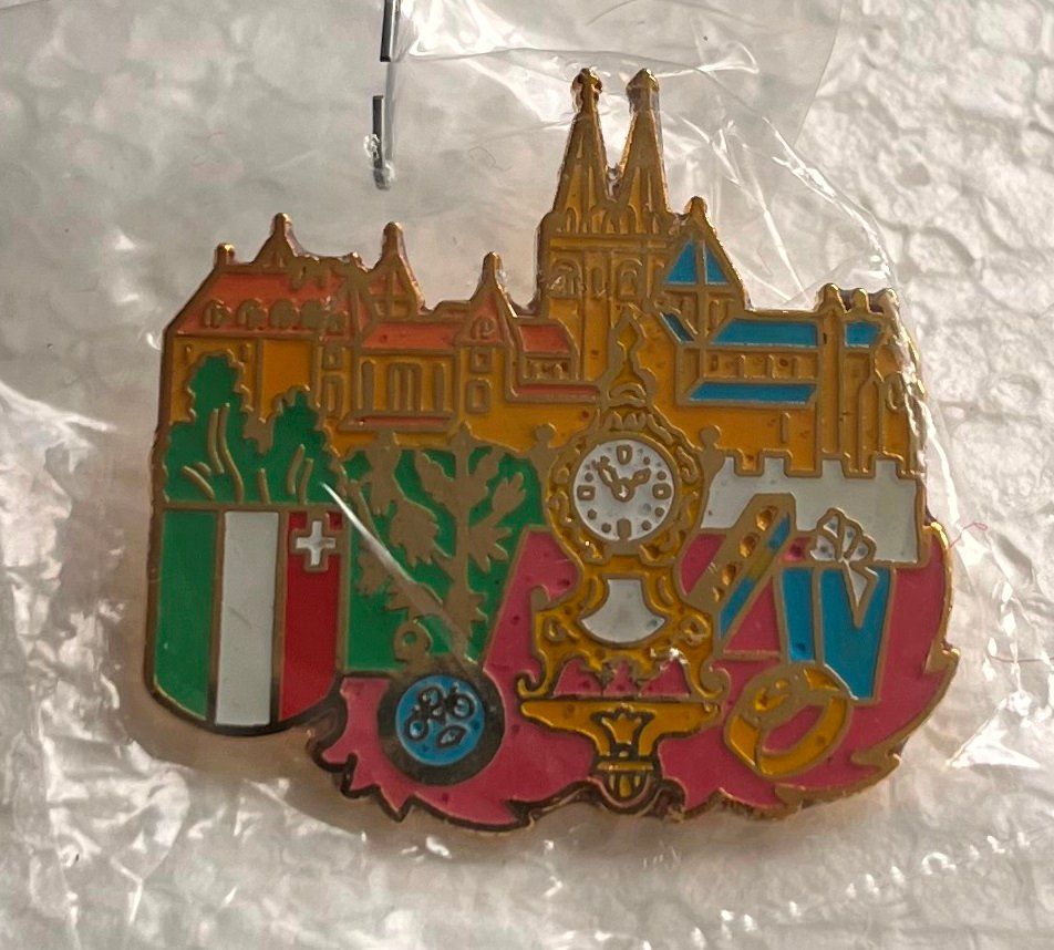 Placchette & Badge: Pin Simone Erni Kantonswappen Neuchatel – Usato da Obernau venduto da Wgnom