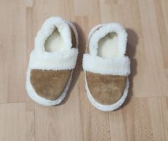 Chaussons fourrés marron et blanc taille 37