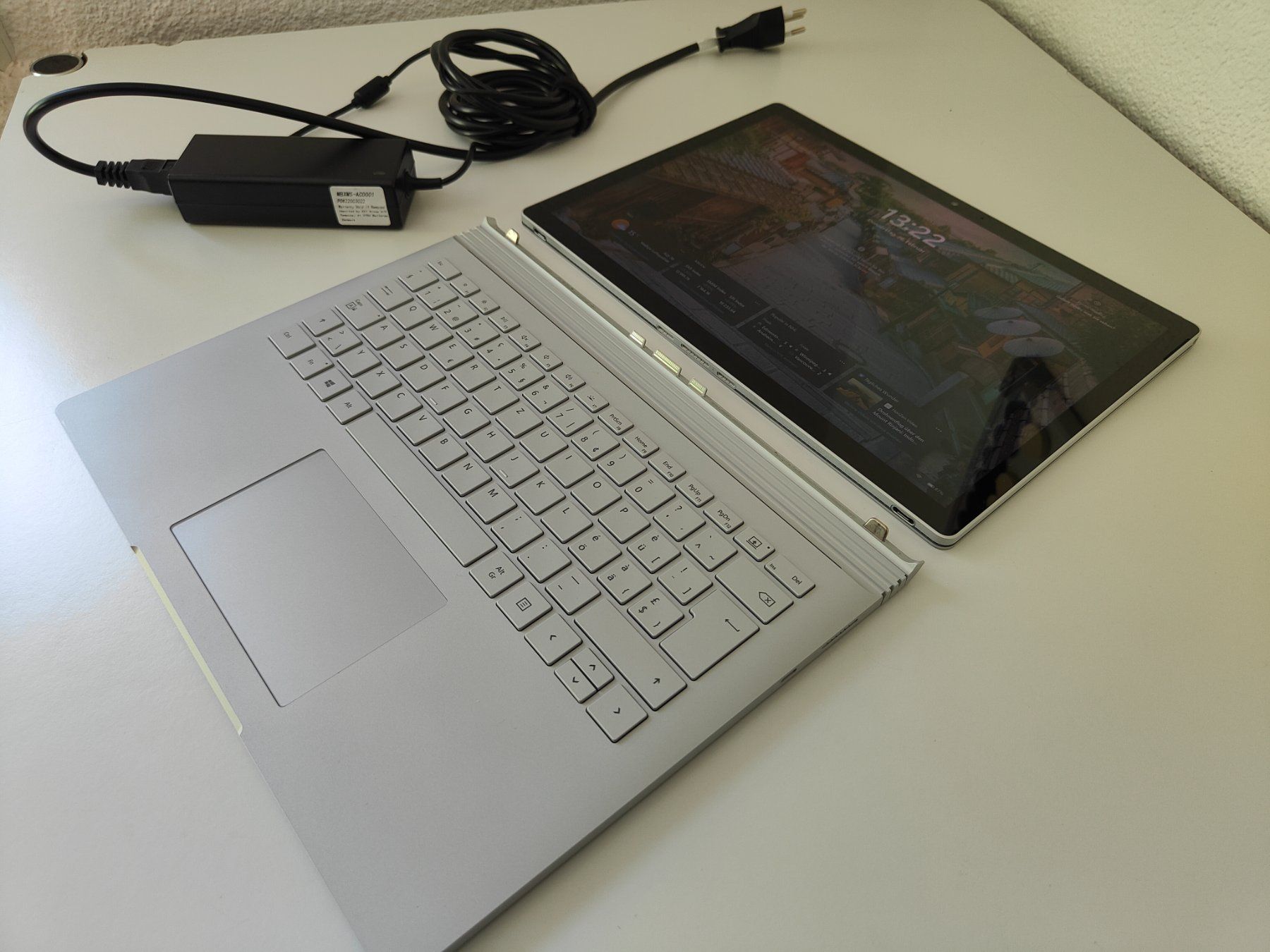 Microsoft Notebooks: Microsoft Surface Book 2 1.90GHz, Win 11 Pro & Office 2024 – Gebraucht aus Winkel von 89Q2DF3 8