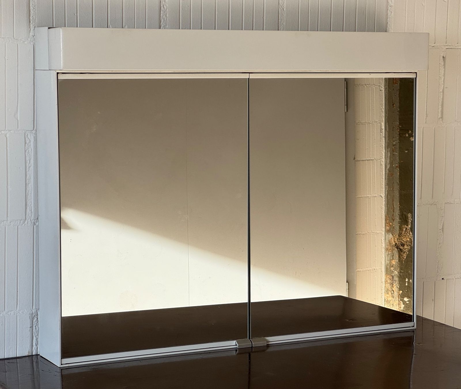 Armadietti a specchio: Badezimmer Spiegelschrank – Usato da Schaffhausen venduto da ROCAMECANICA