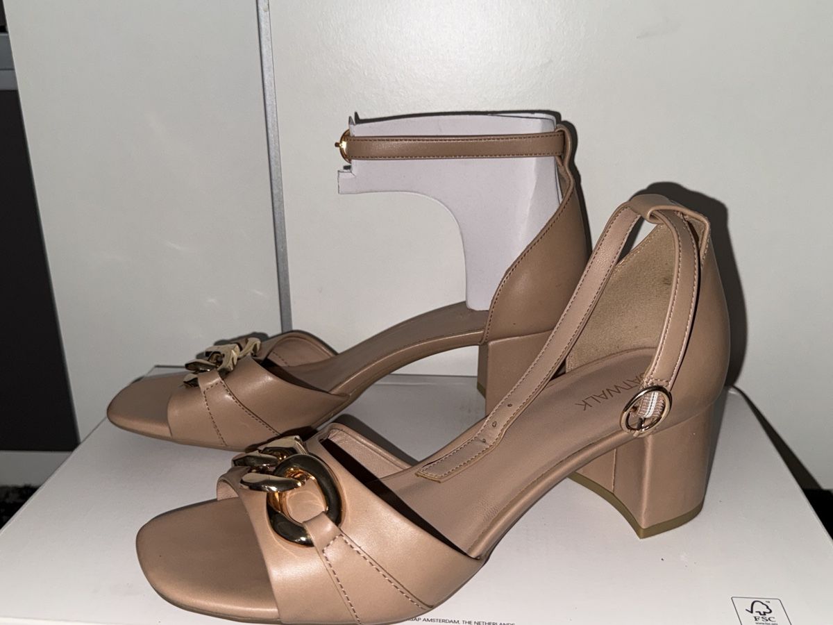 Damenschuhe: Catwalk Sandalen Grösse 39  – Neu (gemäss Beschreibung) aus Schlieren von kle_dis 1