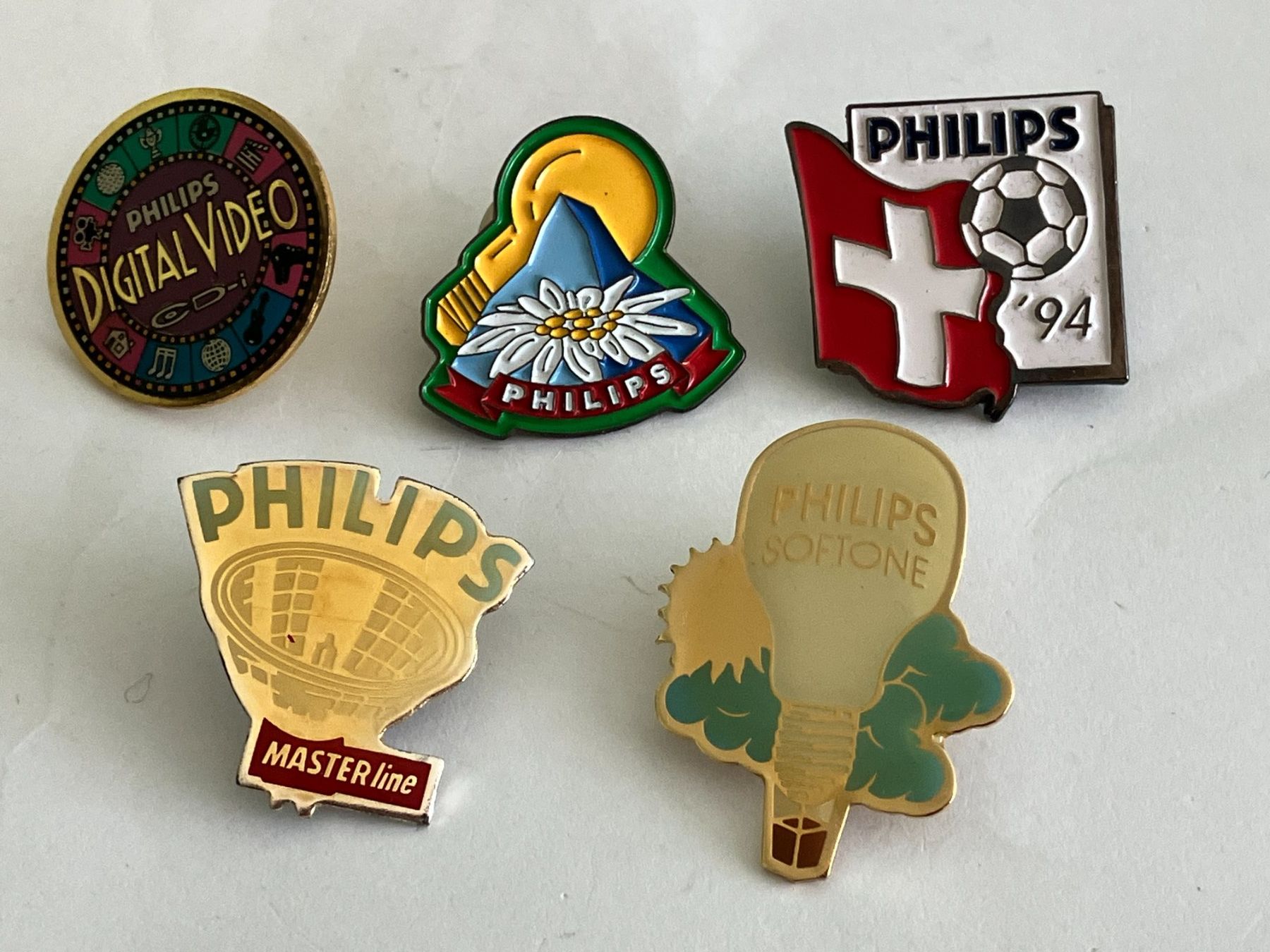 Plaketten & Abzeichen: 5 Pin Philips – Gebraucht aus Basel von djwwpp