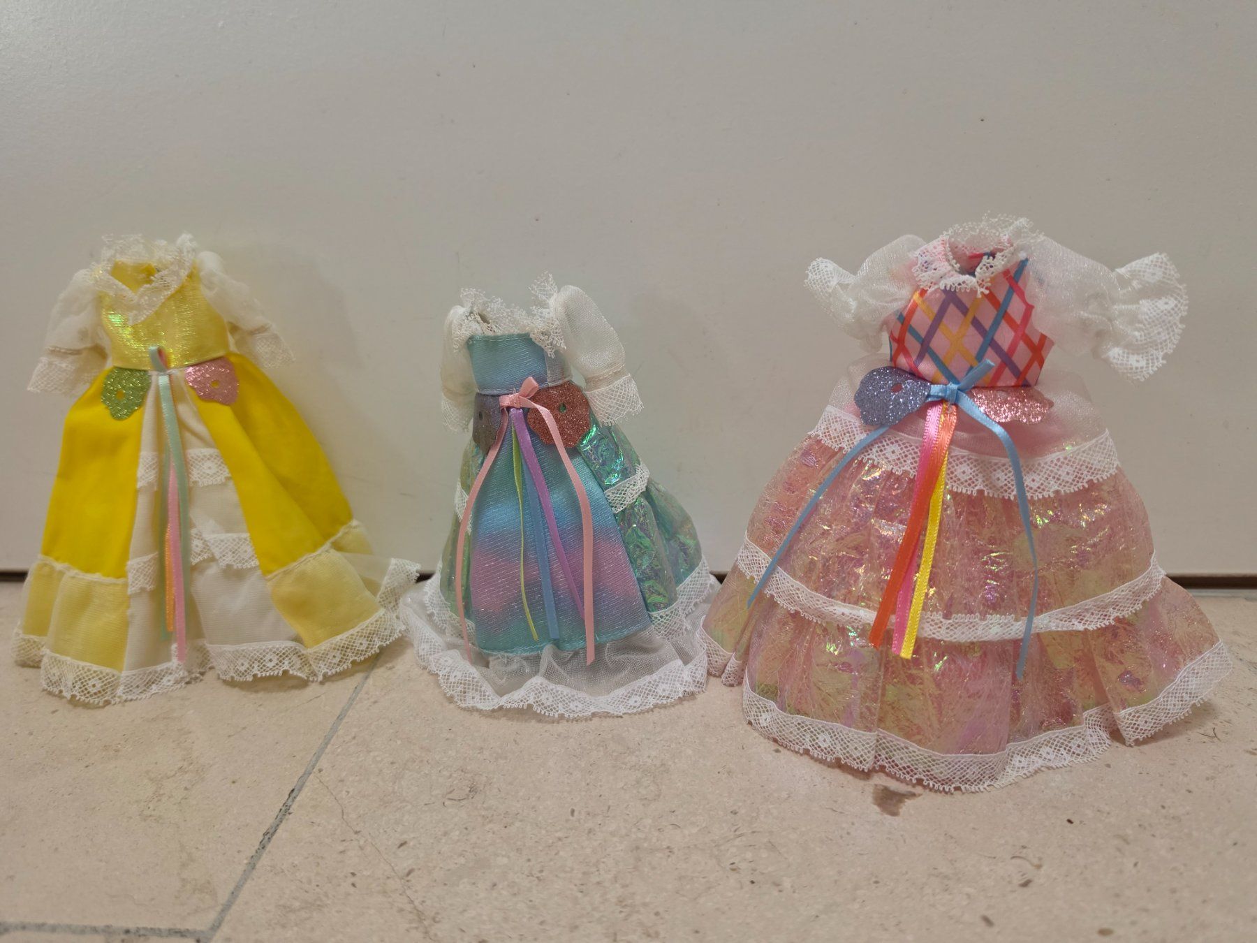 Bambole: Lady LovelyLocks robes vintages – Usato da Bulle venduto da Chimchiree