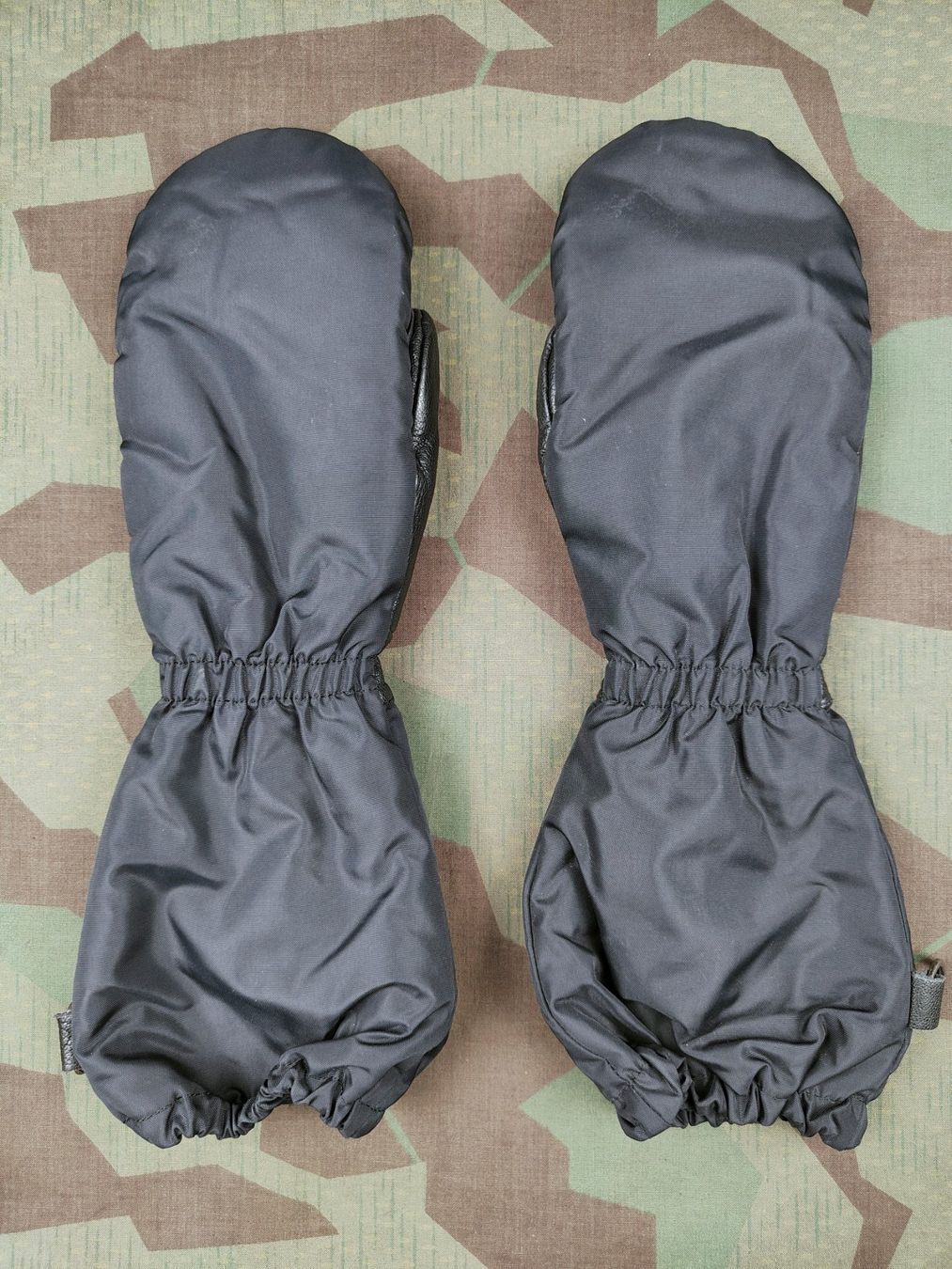Armée suisse Uniformes: Winterhandschuhe – D'occasion à Bauma par SwissMilitaria