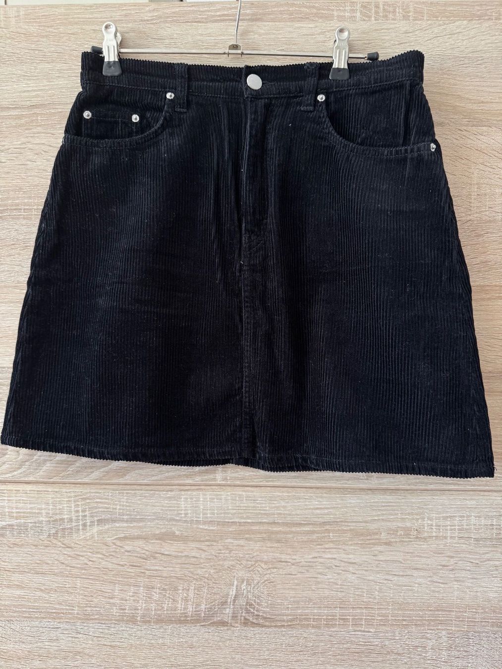 H&M Gonne: Jupe denim velours noire – Nuovo (secondo la descrizione) da Montreux venduto da Izapechee