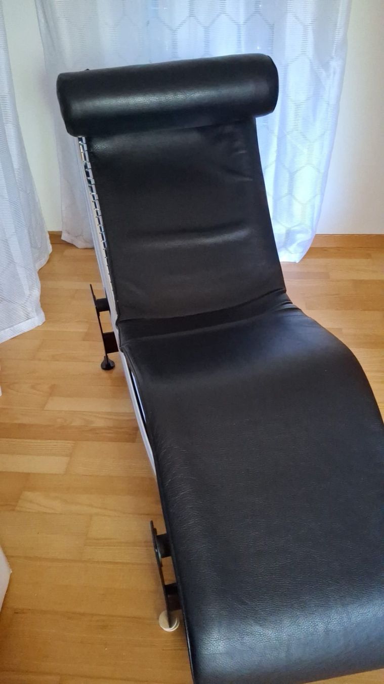 Le Corbusier Chaises longues: Le Corbusier Liegestuhl schwarz – D'occasion à Illnau par rbr_qzz8 2