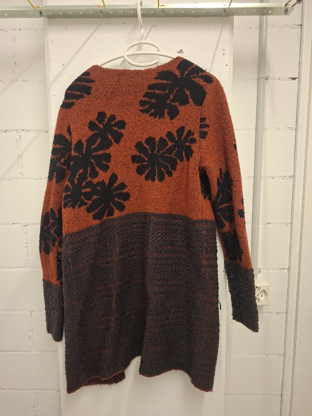 Maglioni & Felpe: Only Strickjacke XS, Herbst Look – Usato da Lengwil venduto da Gastman45 2