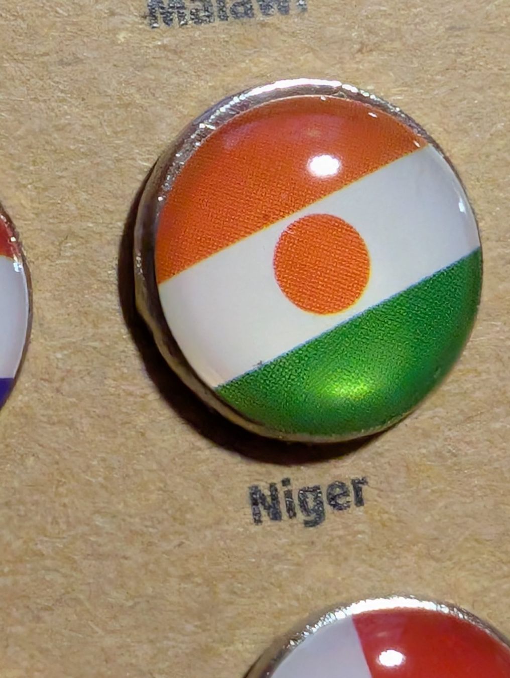 Plaketten & Abzeichen: Ansteckpin LW: Länderwappen – Gebraucht aus Oppligen von Pin-Fall-Shop