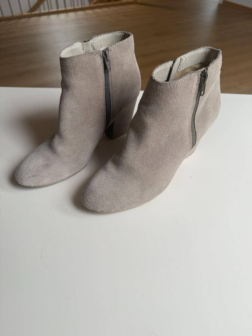 Damenschuhe: Ab 1.- Bata Wildleder Stiefeletten, Gr 40 – Gebraucht aus Jonen von 8916 1