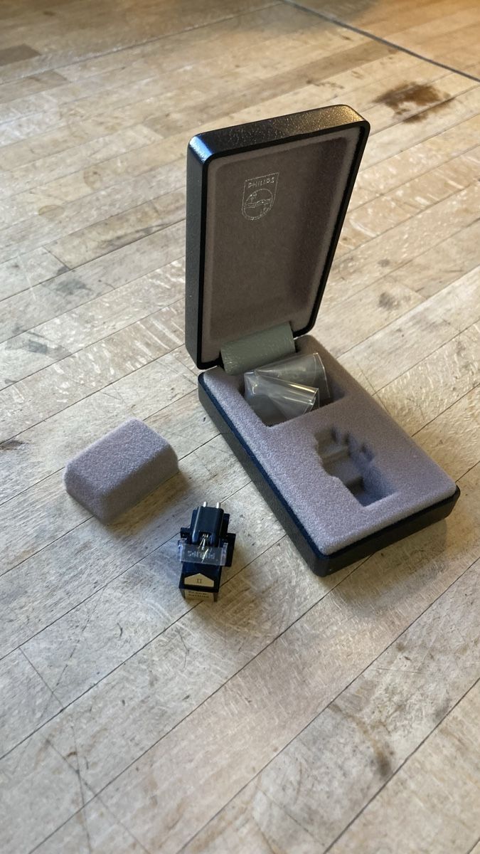 Philips Giradischi: Philips GP406 mk2 NOS – Nuovo (secondo la descrizione) da Chevenez venduto da Electro-Rick 1