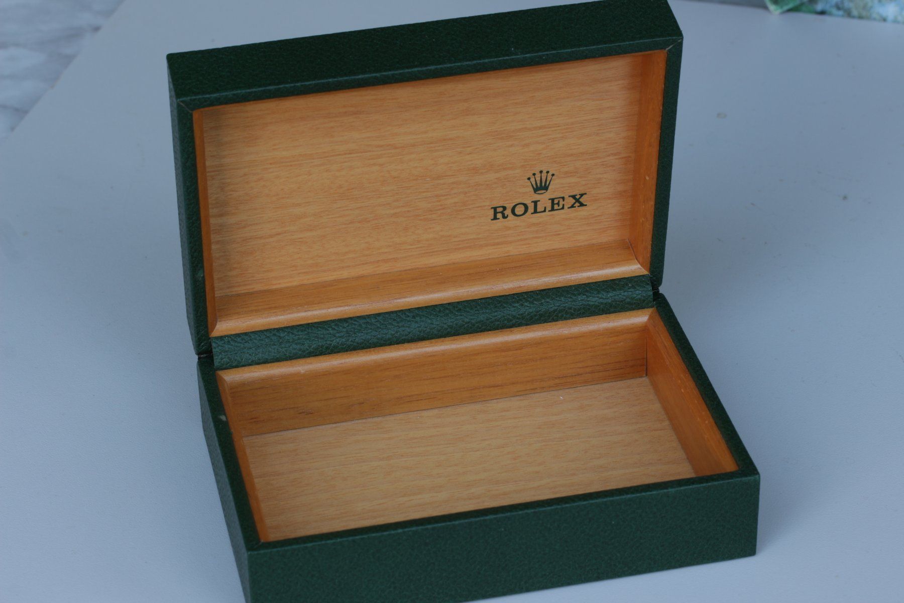 Uhrenboxen: Rolex Uhrenbox mit Zubehör – Gebraucht aus Niederhasli von swisslos 1