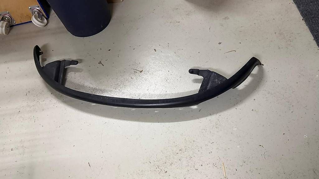 Tutti pezzi di ricambio auto: Frontlippe Mazda MX-5 NA (ABS) – Usato da Langenthal venduto da tob_8lr7