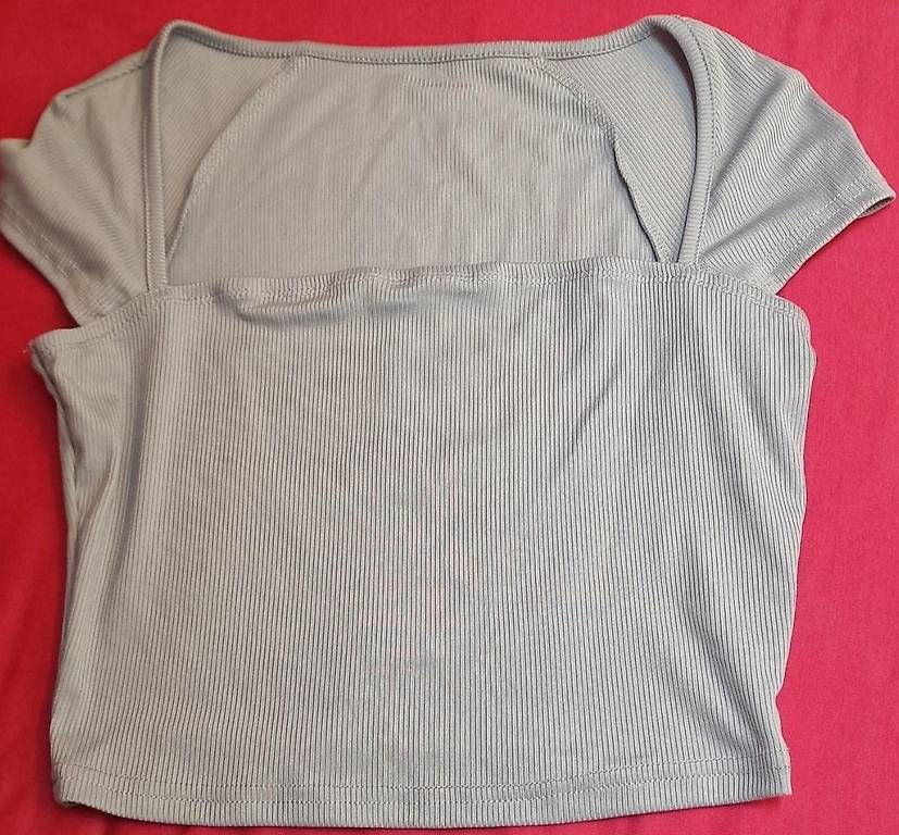 Tops: Blaues crop top  – D'occasion à Riehen par Joloe