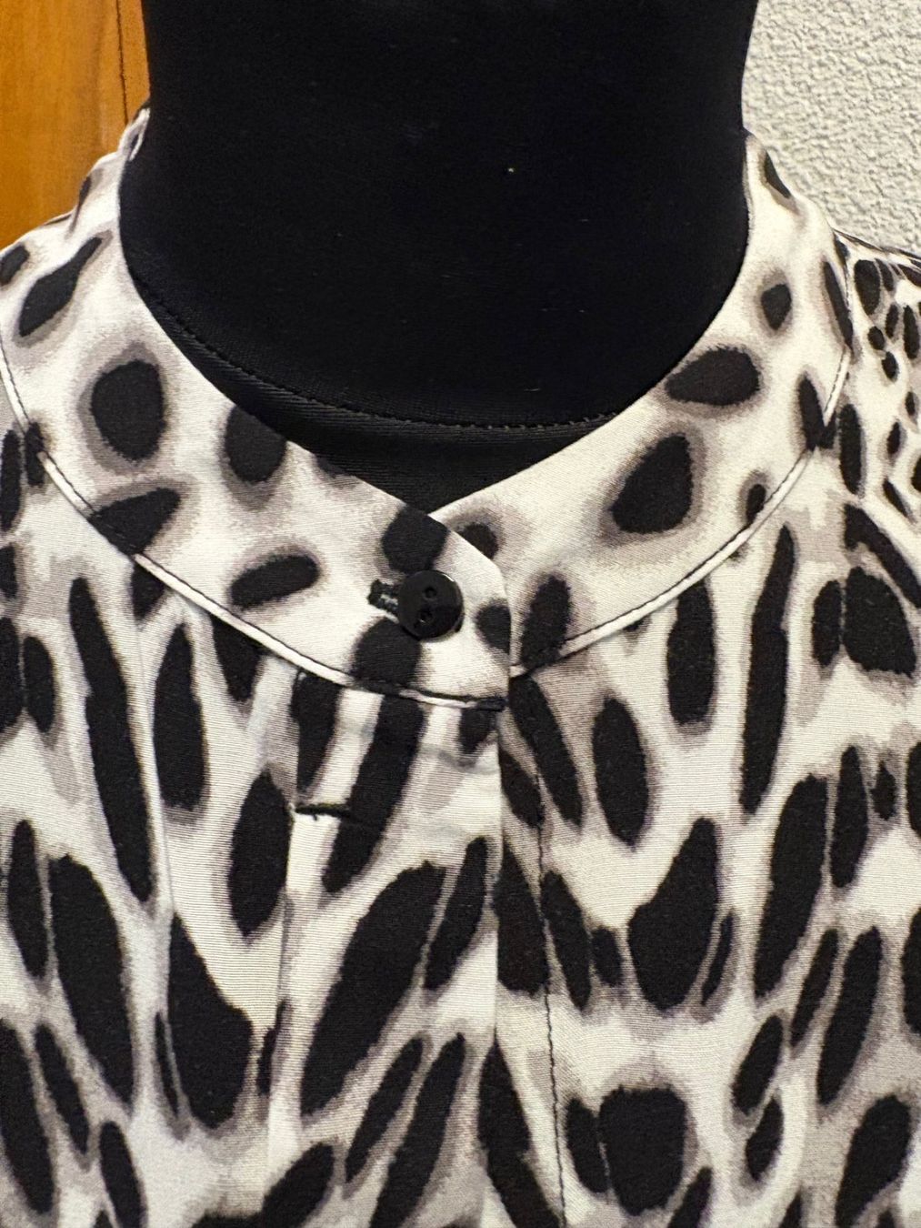 Chemisiers: Bluse Leopard, mit Knöpfen 38 – Neuf (Voir description) à Glattpark (Opfikon) par Pangie 3