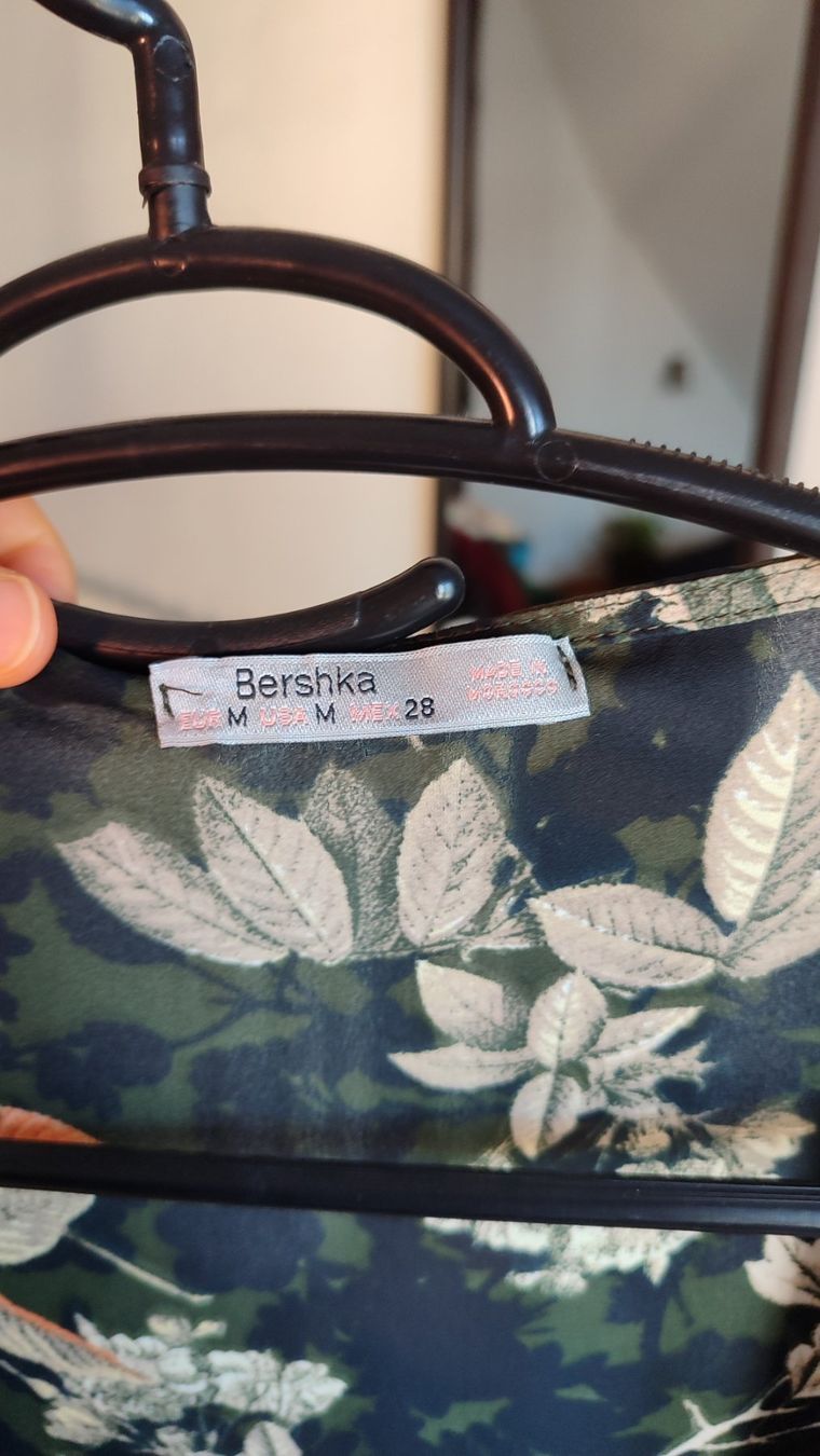 Zara Camicette: Bluse / Hemd Gr. M, Set: 5 Stk. – Nuovo (secondo la descrizione) da Zürich venduto da nic_xm7s 4