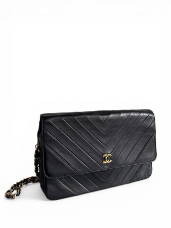 CHANEL Lambskin Chevron Flap Chain Shoulder Bag Tasche