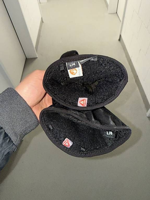 Guanti & manicotti: Skihandschuhe – Usato da Affoltern am Albis venduto da MarkoCCN 1