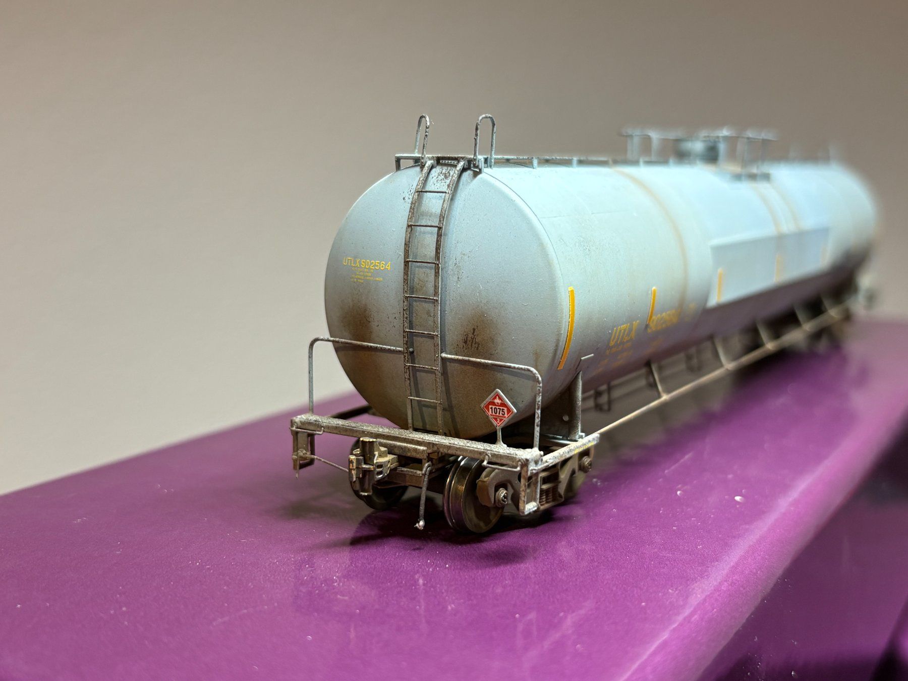 Athearn Modelleisenbahnen: Athearn Genesis LPG-Tankwagen mit Weathering – Neu (gemäss Beschreibung) aus Cham von scamps01 4