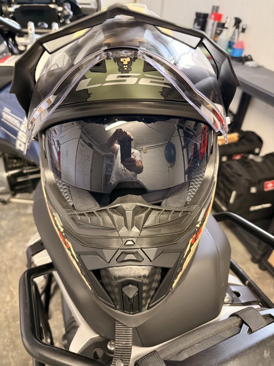 Caschi & visiere: Motorrad Adventure Helm LS2 Explorer – Usato da Grenchen venduto da Baatli 1