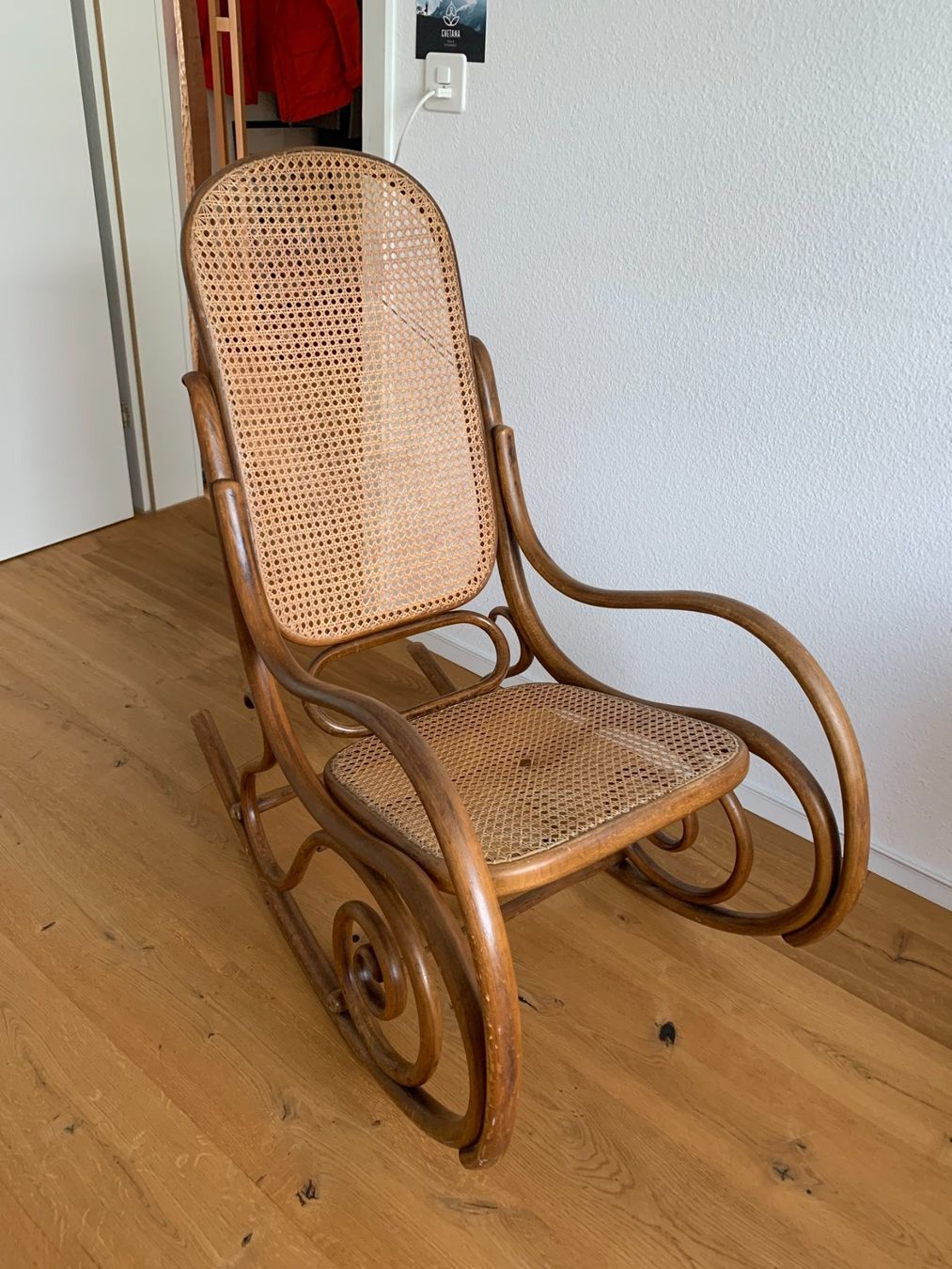 Thonet Sedie: echter alter Thonet-Schaukelstuhl – Usato da Engelberg venduto da xoferif 1