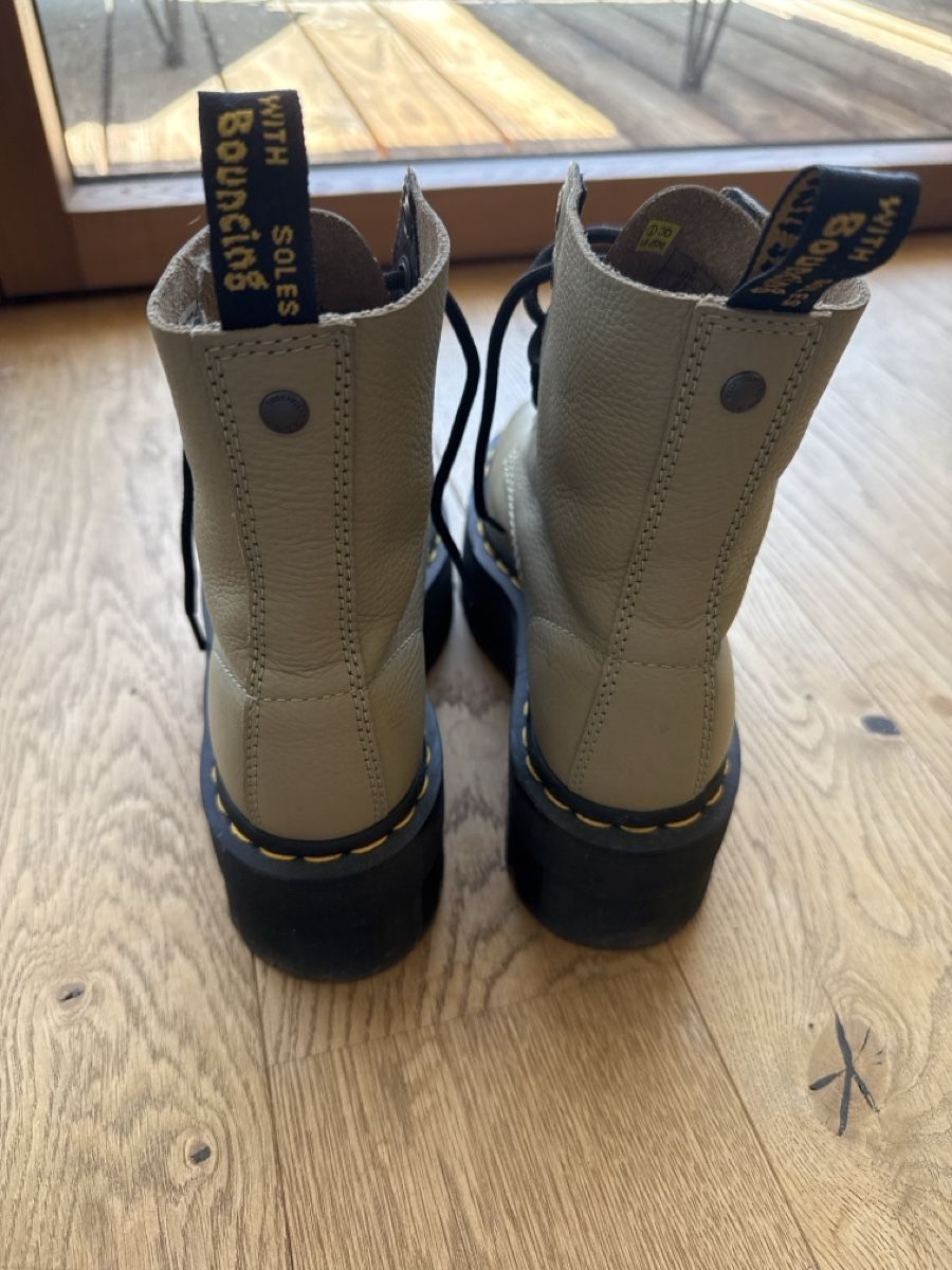 Scarpe da donna: Dr. Martens Stiefel – Nuovo (secondo la descrizione) da Worblaufen venduto da ste_2qwj 2