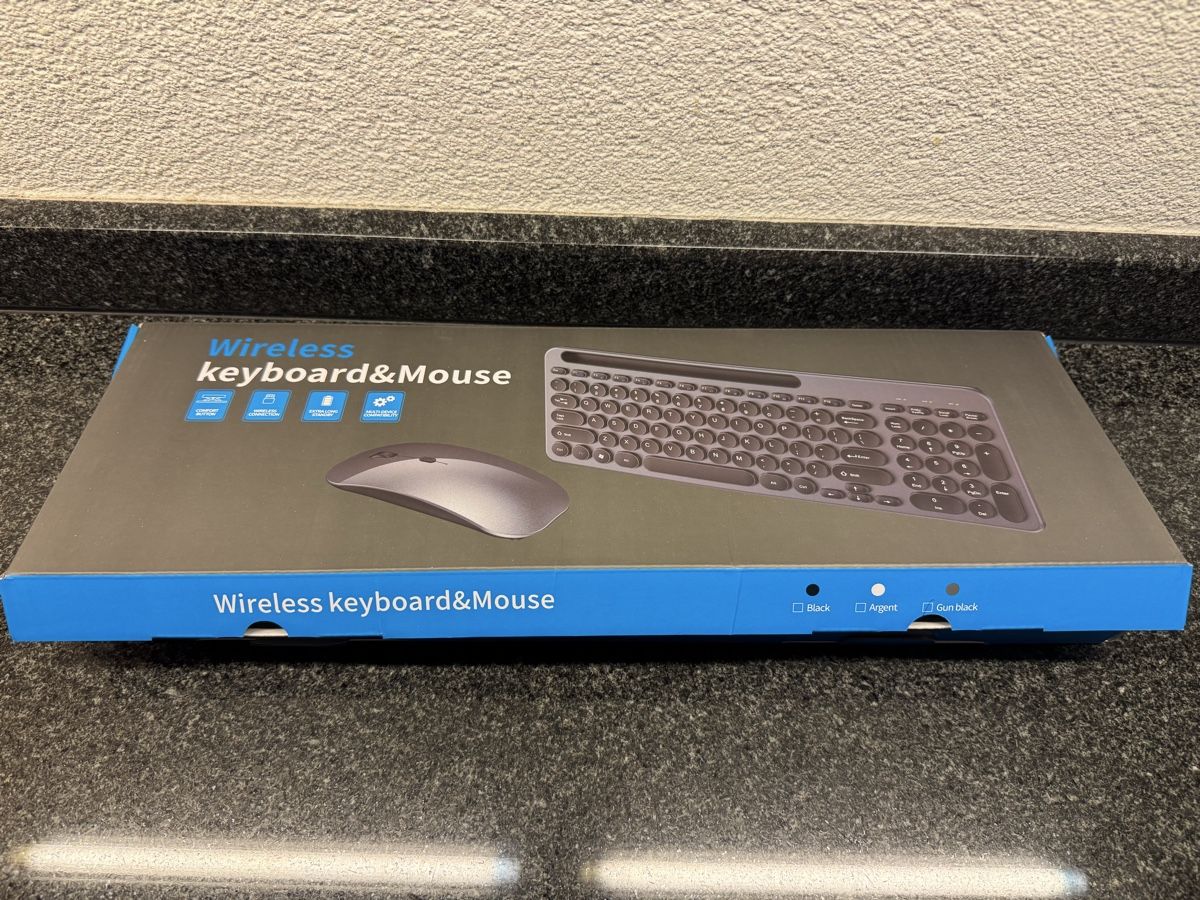 Tastiere: Bluetooth Tastatur / Keyboard incl. Mouse - Wireless - OVP – Nuovo e nell'imballaggio originale da Wetzikon ZH venduto da thayreen 1