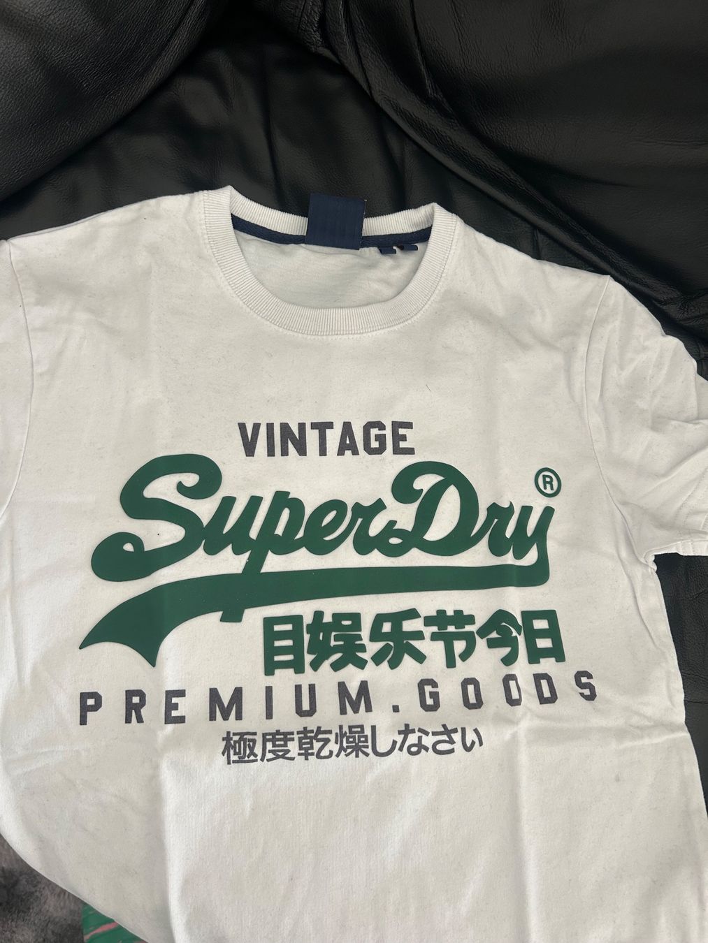 Superdry T-shirt: T-shirt blanc Superdry – Usato da Nyon venduto da banane75