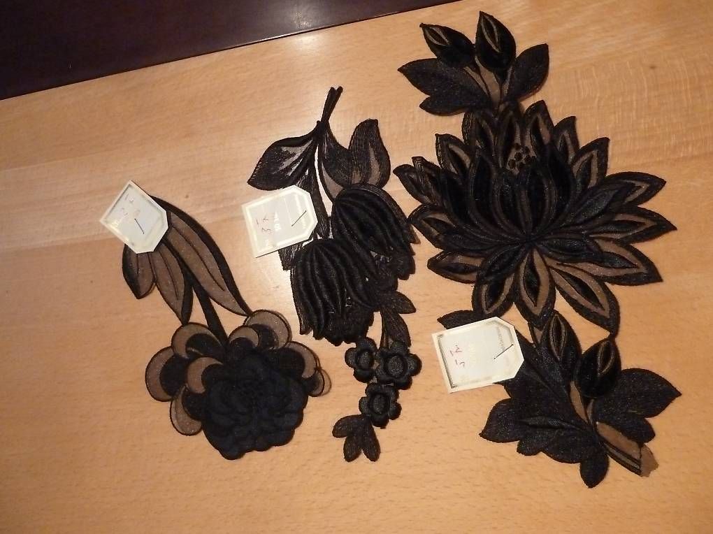Nastri decorativi: 3 verschiedene Spitzen Ornamente in schwarz – Nuovo (secondo la descrizione) da Ueken venduto da dale02