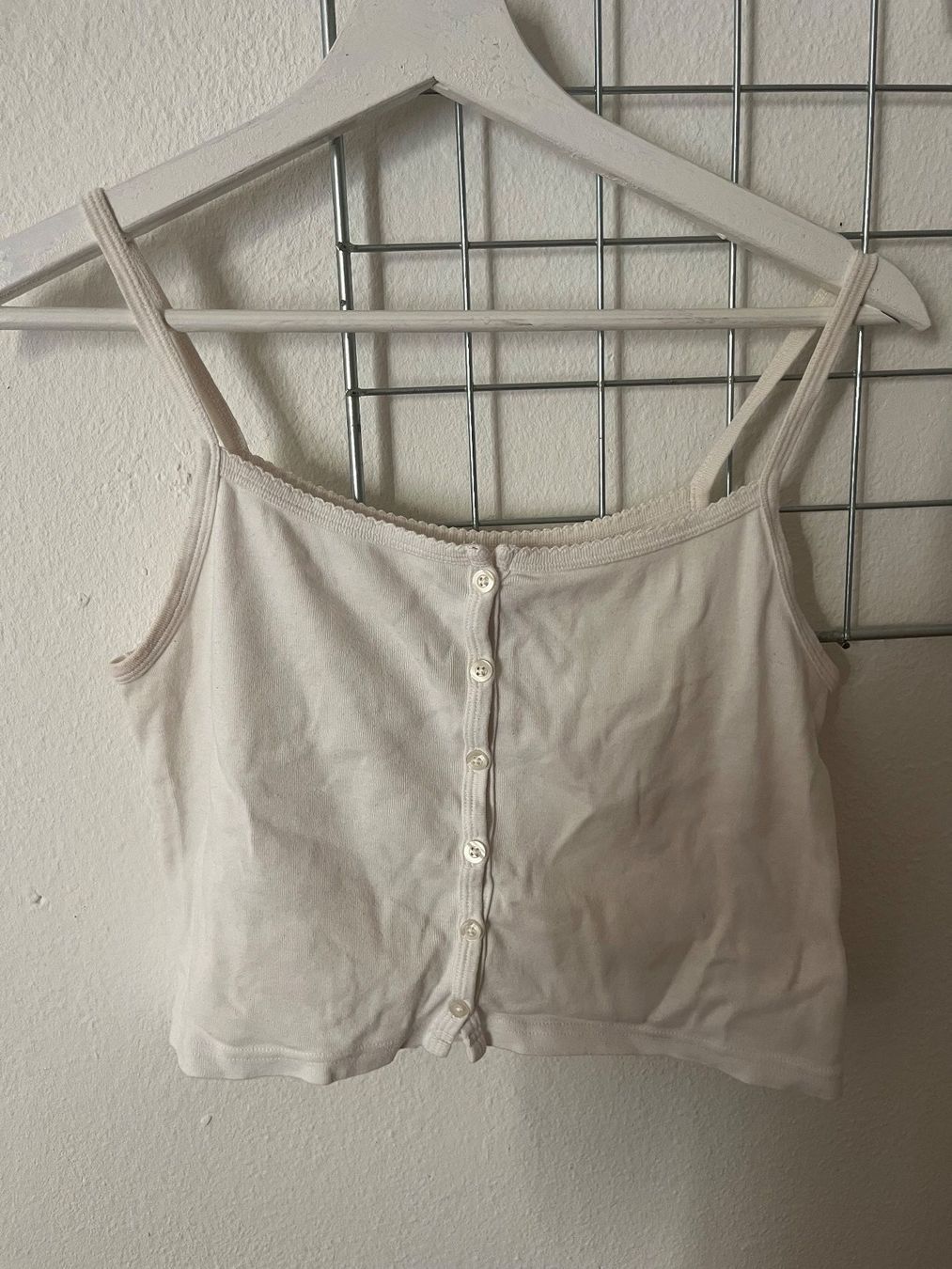 Brandy Melville Top: Cropped Top – Usato da Thun venduto da saeru28