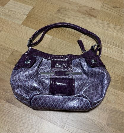 GUESS Vintage Y2K Handtasche, Violet, Croc und 2000er Look