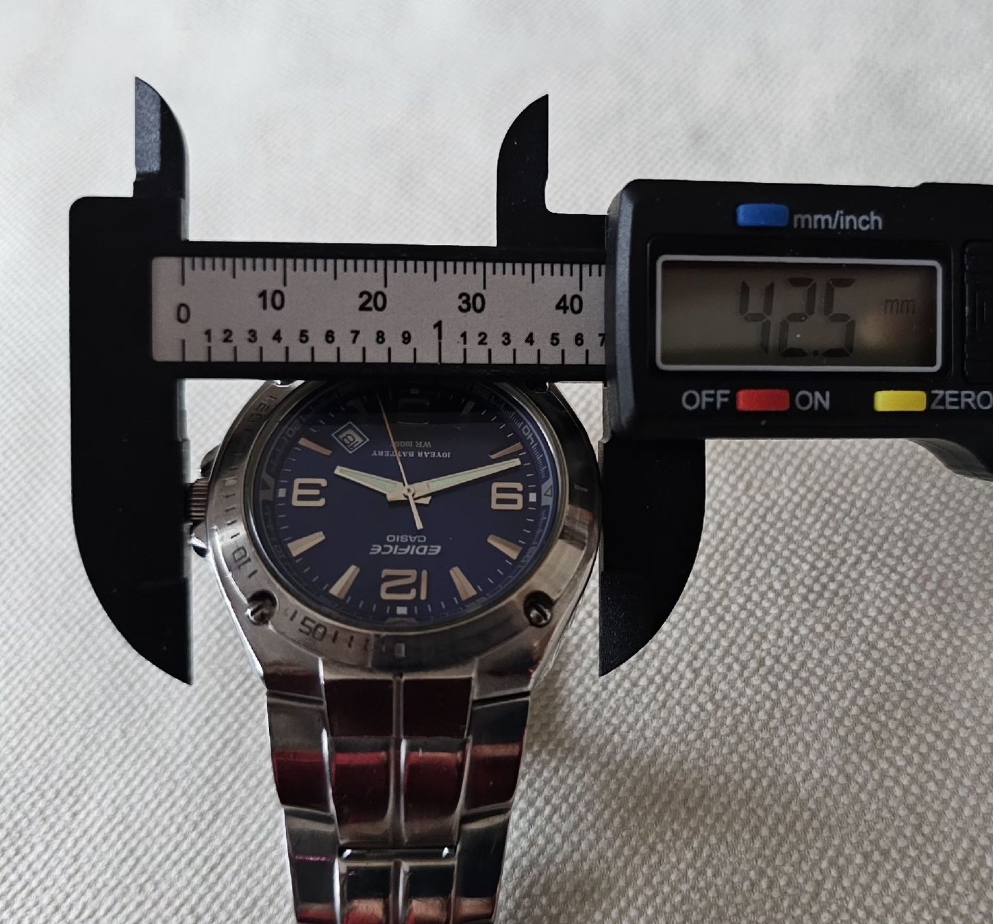 Casio Orologi: EDIFICE CASIO WR 100 Elegante Herrenuhr 42.5mm – Usato da Speicher venduto da Lemore 2
