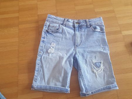 Short Jeans grösse 146 in gutem Zustand