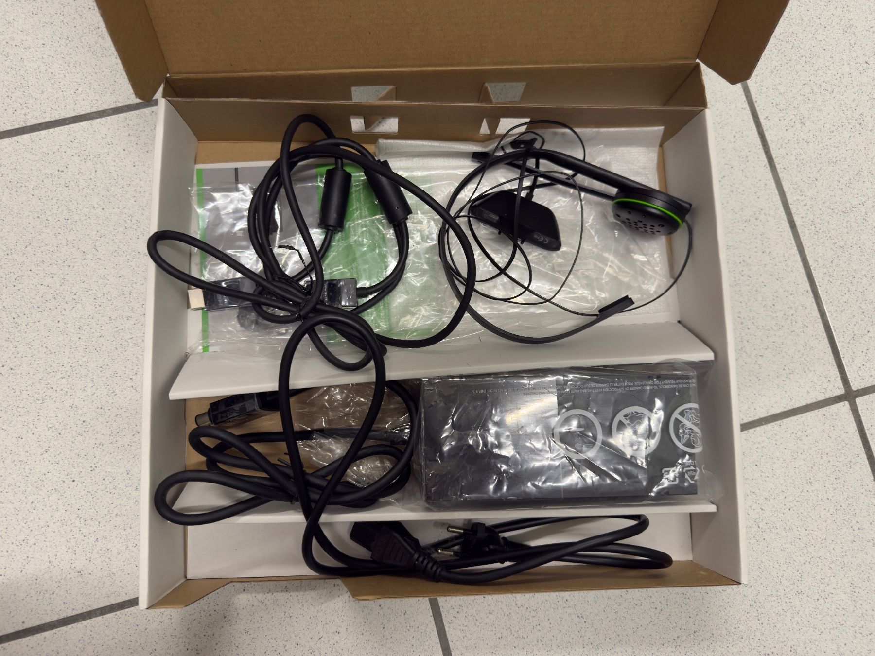Microsoft Console: XBOX ONE mit Originalverpackung – Usato da Losone venduto da A.Colusso 3