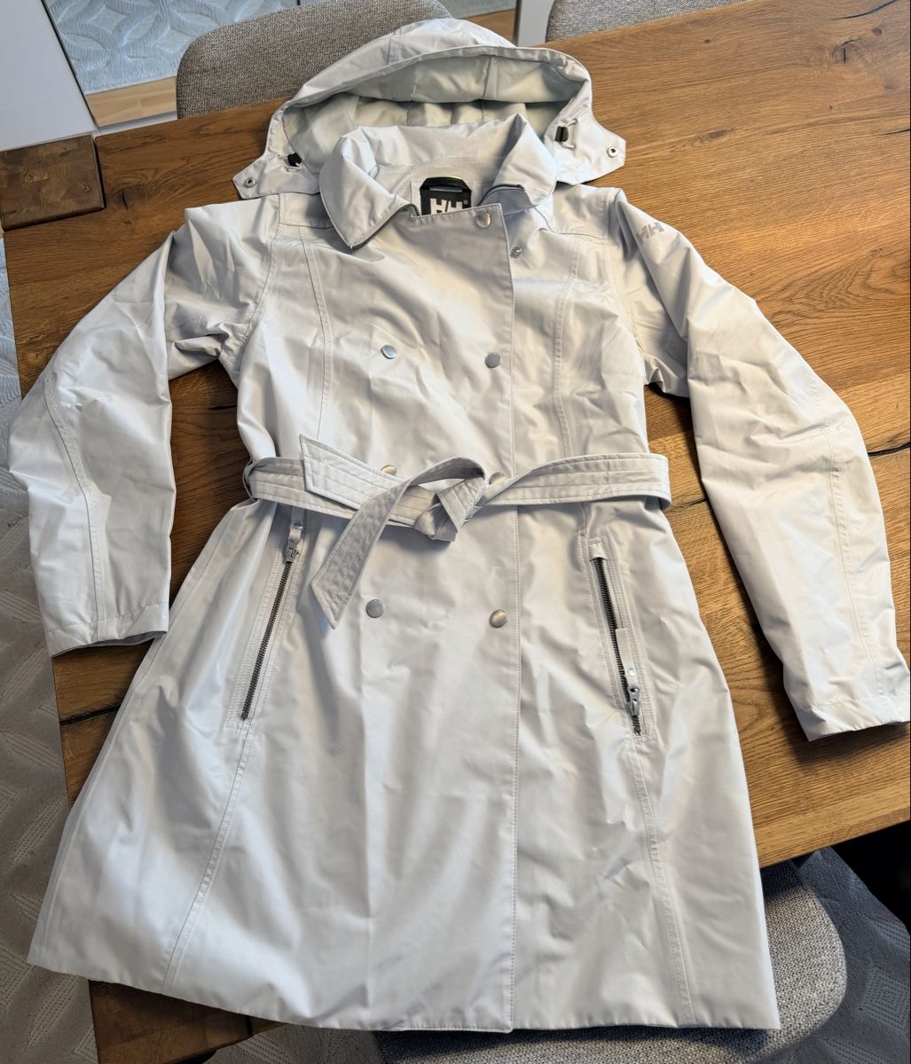 Helly Hansen Cappotti: Helly Hansen Regenmantel – Usato da Muotathal venduto da lil_pq5n