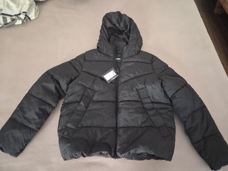 ONLY Steppjacke schwarz Grösse XL neu mit Etikett