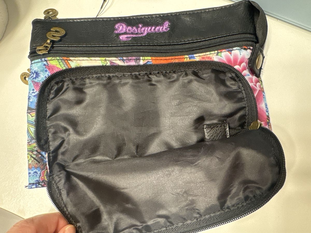 Desigual Custodie per cosmetici: Trousse DESIGUAL – Usato da Rancate venduto da Waly__ 2