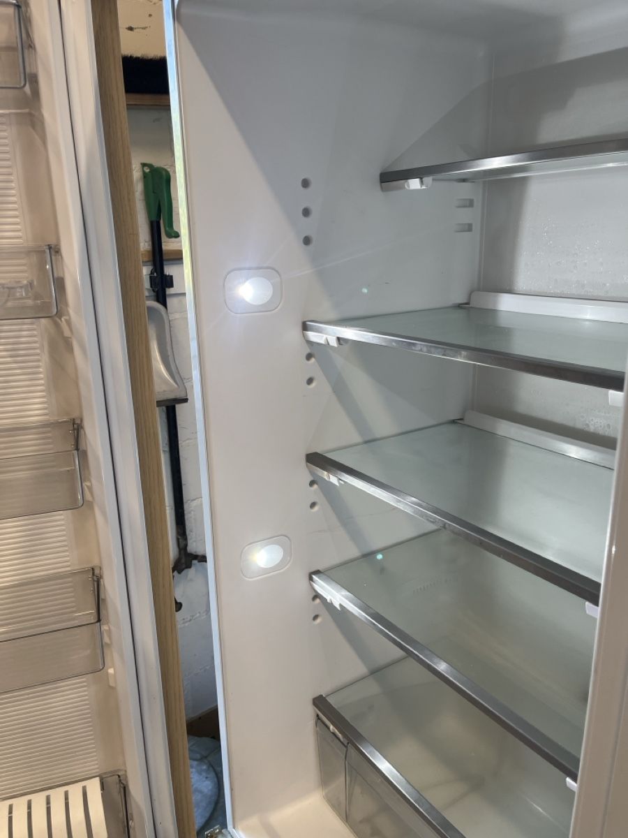 V-Zug Frigoriferi: V ZUG Kühlschrank  – Usato da Winterthur venduto da ReUse_Baumarkt 3