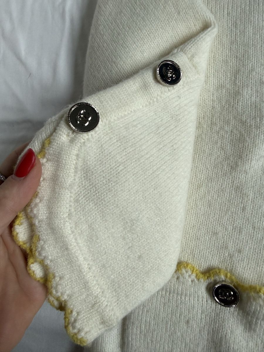 Chanel Pullover & Sweatshirts: Chanel Designer Strickjacke Wolle – Gebraucht aus Wädenswil von Cocomagi 3