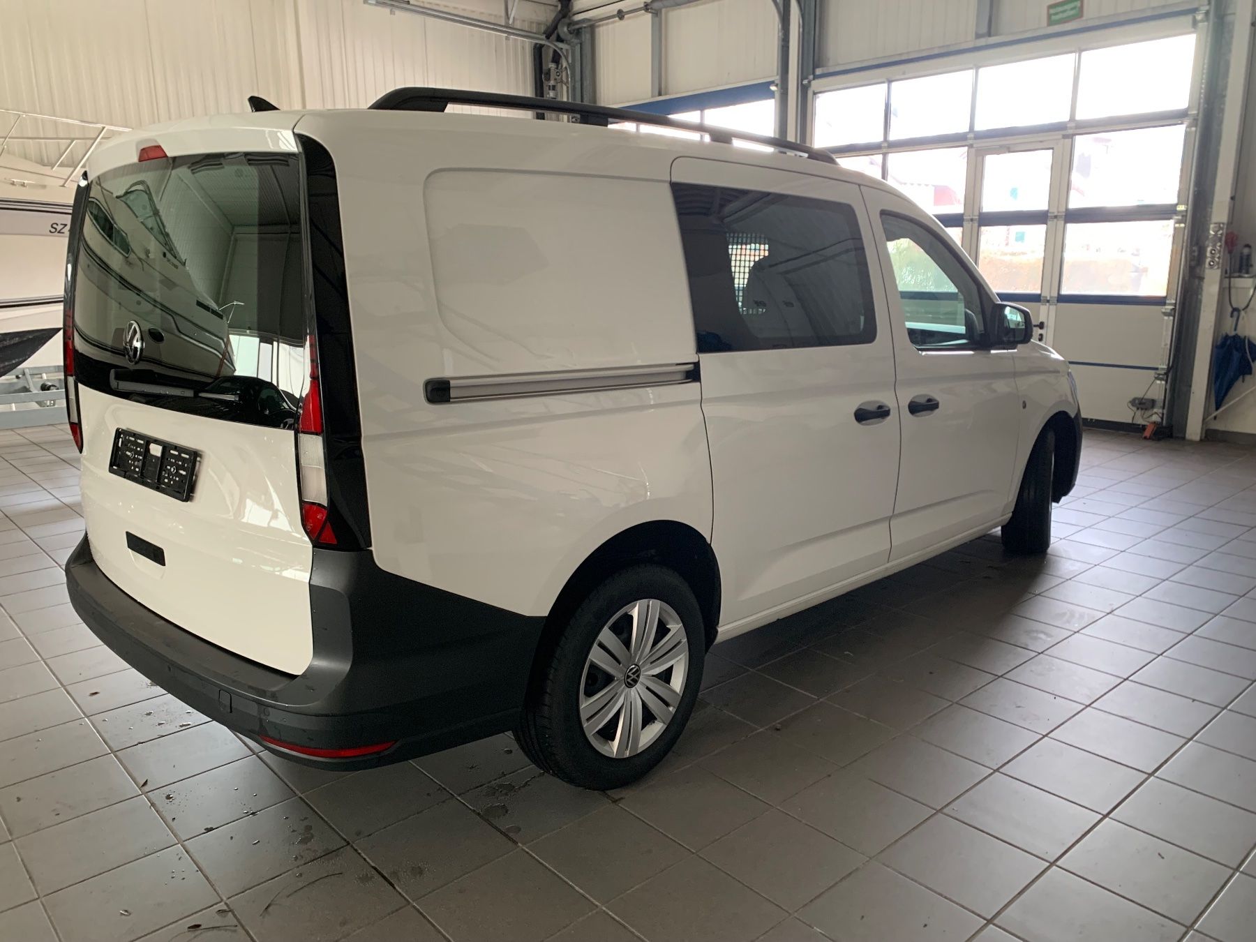 VW Nutzfahrzeuge: VW CADDY 2,0TDI MAXI MIT KLIMA U. NAVIGATION MIT  78350KM – Gebraucht aus Buttikon von Sru54 3