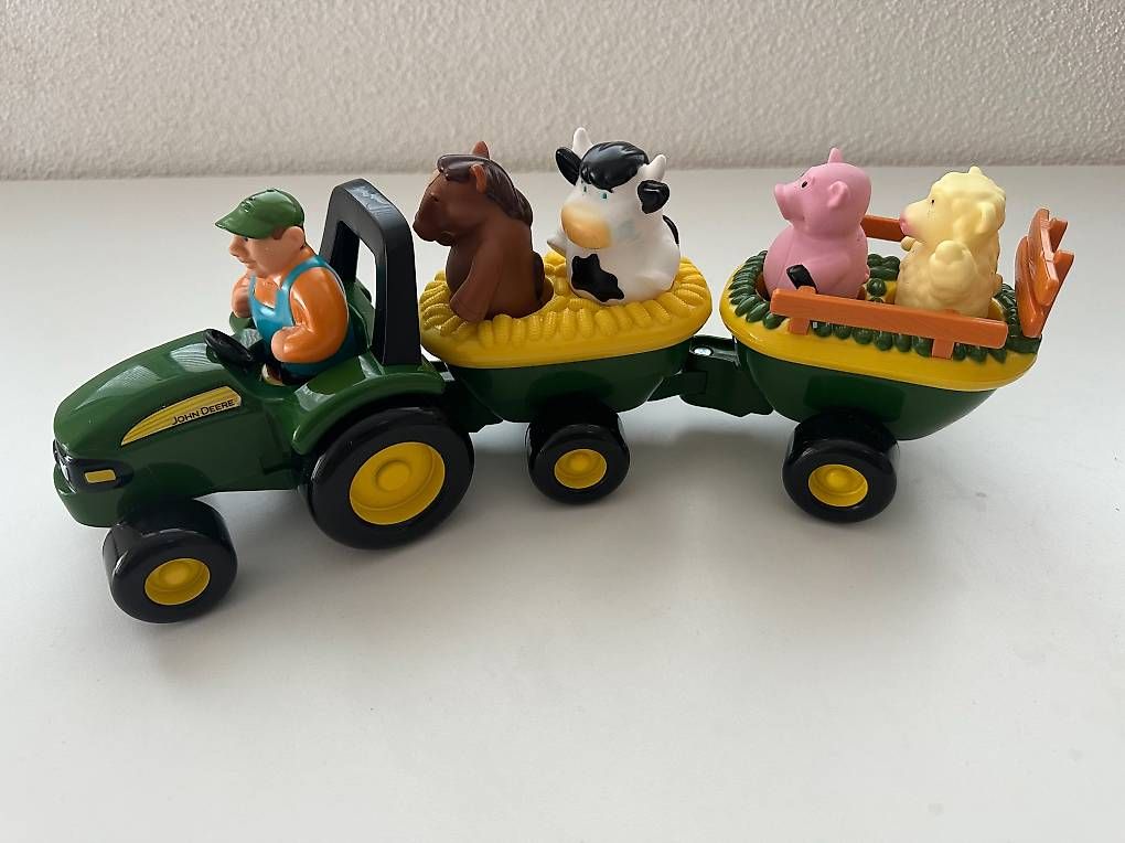 Giocattoli: John Deere Traktor mit Anhängern und Tierfiguren – Usato da Aarau Rohr venduto da ale_f72q